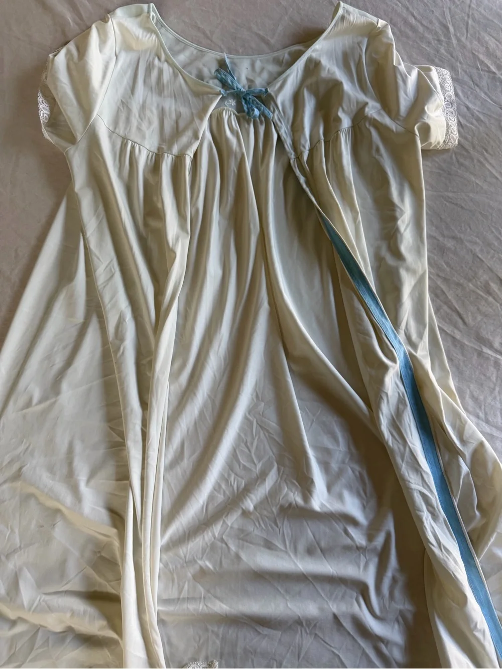 1960s Maternity Nightgown with Baby Blue Accents - Picture 5 of 7